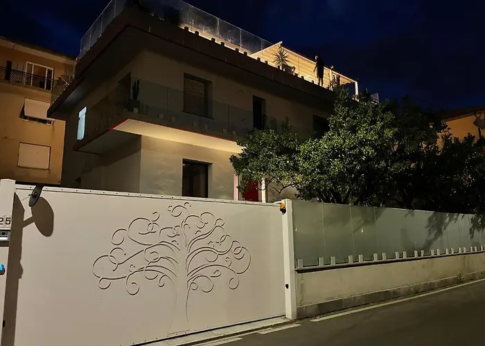 Albero Della Casa de hóspedes Spotorno